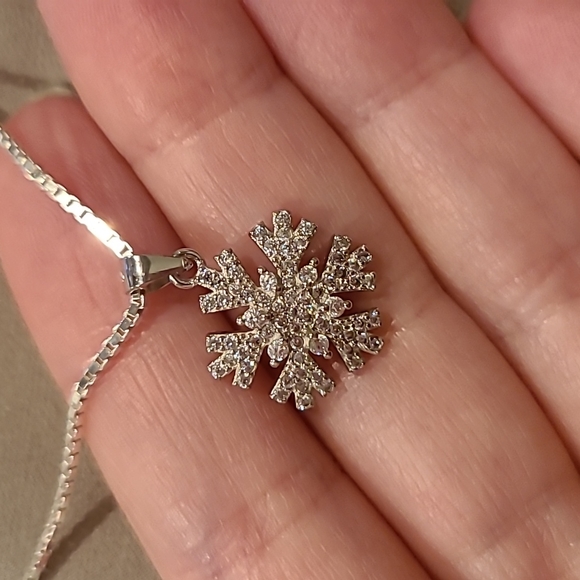 Girl Smiles Jewelry - Sparkly snowflake necklace cubic zirconia sterling silver box chain